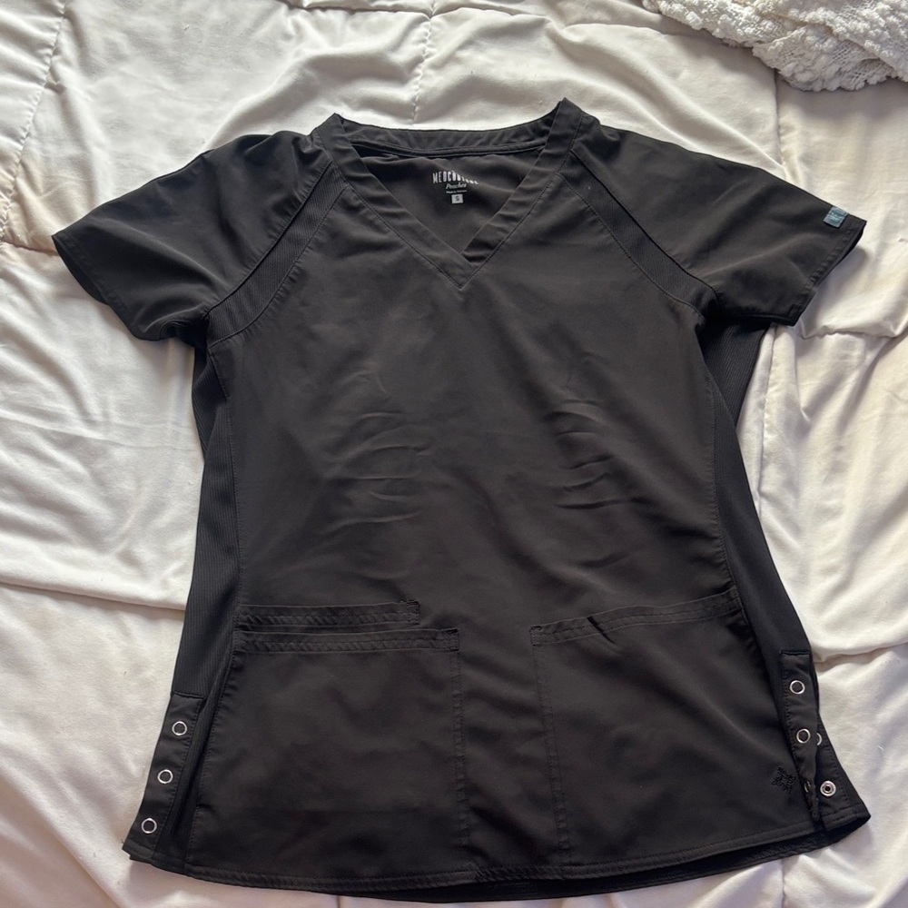 Med Couture Black Short Sleeve Scrub Top